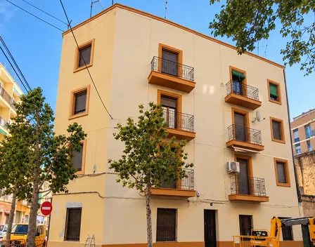 Alvarez Pintors | Pintura Profesional, Rehabilitación de Fachadas, Impermeabilización y Alisado de Gotelé – pintor en Castellón de la Plana (foto 1 de 4)